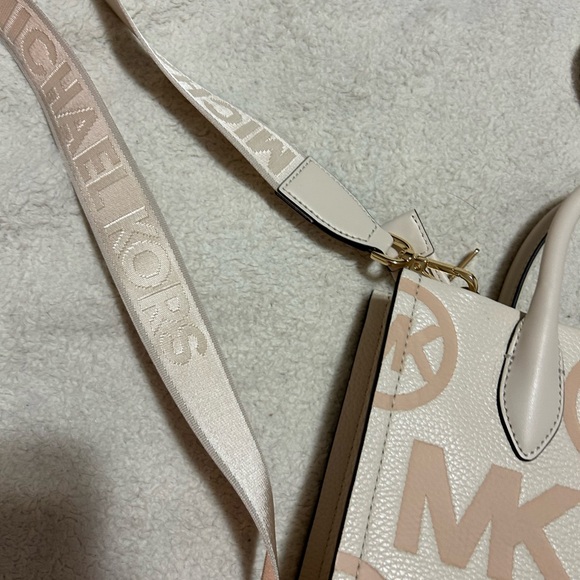 Authentic Michael kors new - Picture 6 of 10